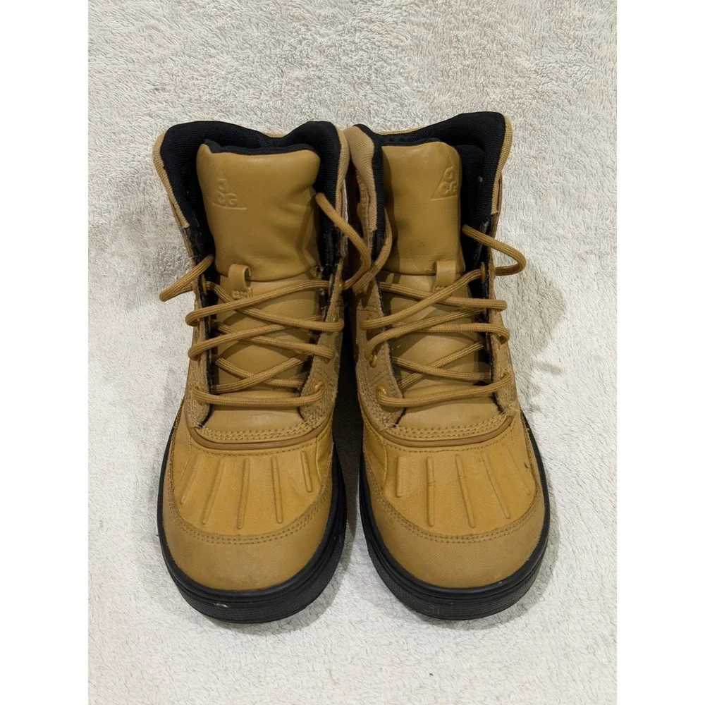 Nike Woodside 2 ACG Boot Wheat/Black Size 4 Youth Kids Waterproof School Recess